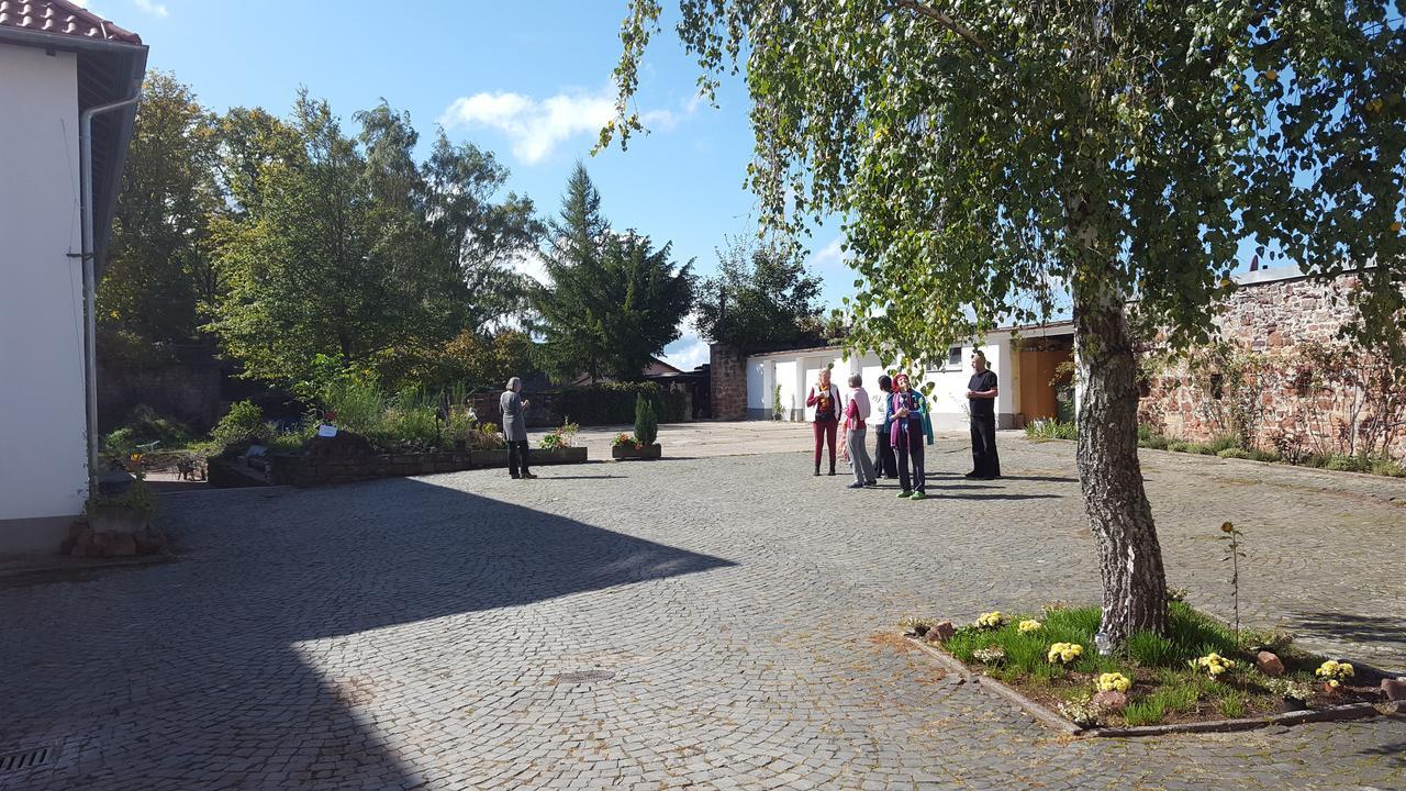 Well-Being Gastehaus Stauf Hotell Eisenberg  Exteriör bild